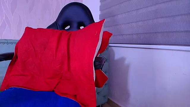 emyli sam online show from December 13, 2024, 12:06 pm