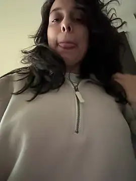 Natur4lBeautyb33 online show from January 8, 2026, 3:18 pm