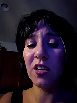 SkyelarSommer online show from October 28, 2025, 2:45 am