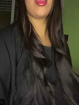 Mayacrayzi online show from June 19, 2026, 9:04 am