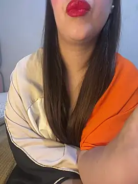 Snapshot of Mayacrayzi chatting on February 10, 2025, 5:52 pm Mayacrayzi online show from February 10, 2025, 5:52 pm