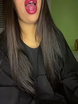 Mayacrayzi online show from June 18, 2026, 9:14 am