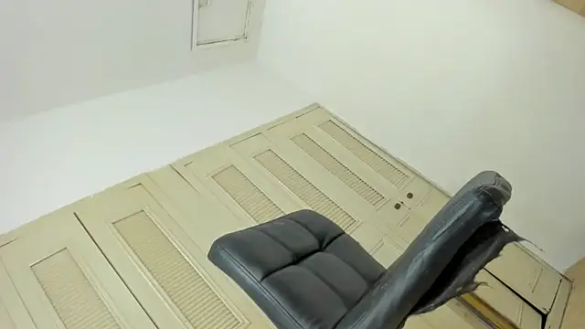 Snapshot of MissCarolinne chatting on January 5, 2025, 5:41 am MissCarolinne online show from January 5, 2025, 5:41 am