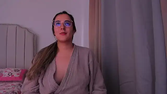 Hanna86 online show from July 7, 2026, 5:38 pm