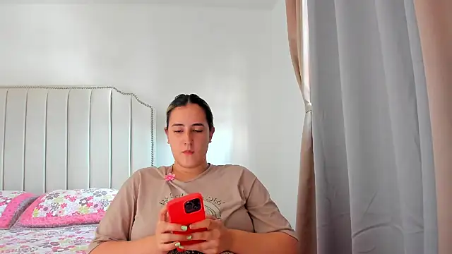 Hanna86 online show from July 26, 2026, 7:43 pm