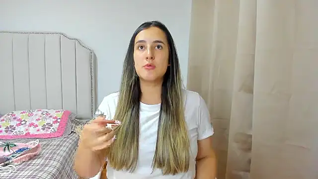 Hanna86 online show from November 18, 2025, 8:45 pm