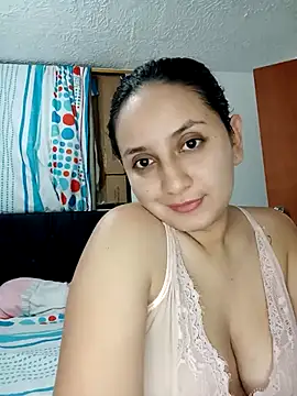 Snapshot of Angeelus2 chatting on March 23, 2025, 3:32 am Angeelus2 online show from March 23, 2025, 3:32 am