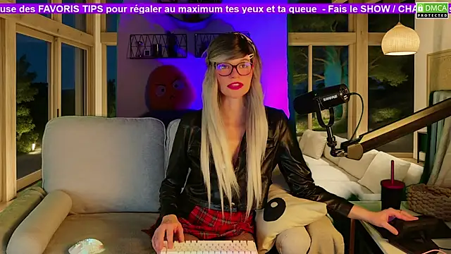 Kittychatte online show from November 11, 2025, 9:09 pm