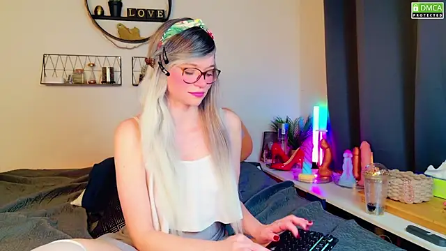 Kittychatte online show from March 13, 2025, 8:54 pm