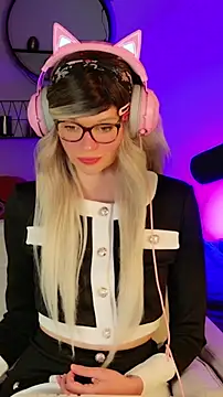 Kittychatte online show from April 22, 2026, 11:28 am