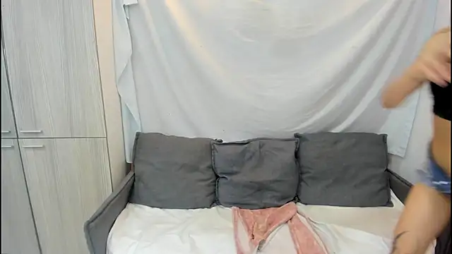 Mhelanny2 online show from January 13, 2026, 2:37 am