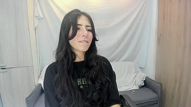 Mhelanny2 online show from January 31, 2026, 7:12 pm