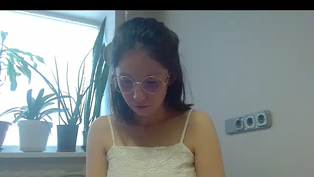 Snapshot of Sophi_Cute chatting on March 15, 2025, 3:37 pm Sophi Cute online show from March 15, 2025, 3:37 pm