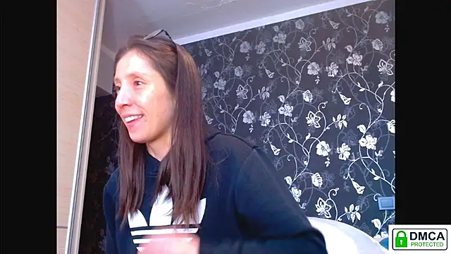 Sophi Cute online show from April 7, 2026, 12:18 pm