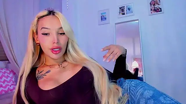 Snapshot of _viioletweekend_ chatting on March 12, 2026, 7:51 pm viioletweekend online show from March 12, 2026, 7:51 pm