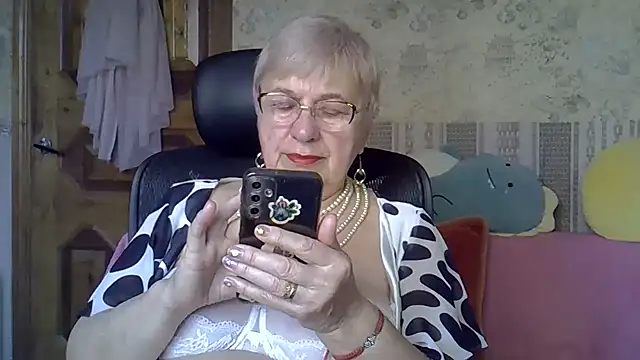 Snapshot of SweetCherry27 chatting on March 27, 2026, 5:05 am SweetCherry27 online show from March 27, 2026, 5:05 am