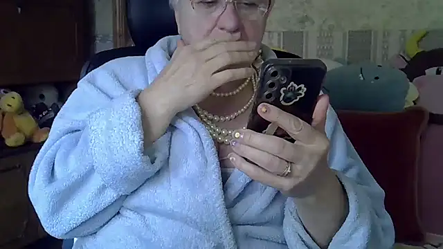 Snapshot of SweetCherry27 chatting on April 1, 2026, 5:31 am SweetCherry27 online show from April 1, 2026, 5:31 am