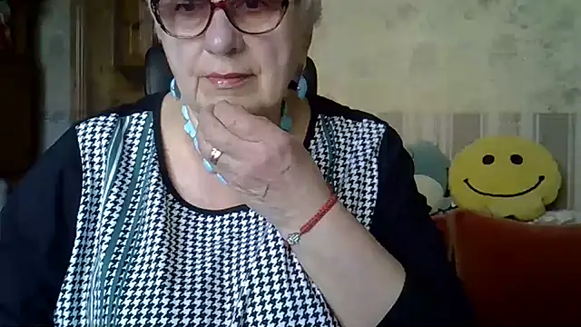 Snapshot of SweetCherry27 chatting on April 15, 2026, 8:09 am SweetCherry27 online show from April 15, 2026, 8:09 am