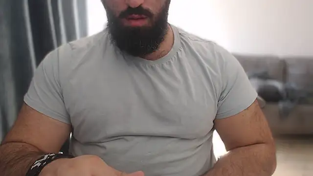 hugemachohandsome online show from October 13, 2025, 1:12 pm