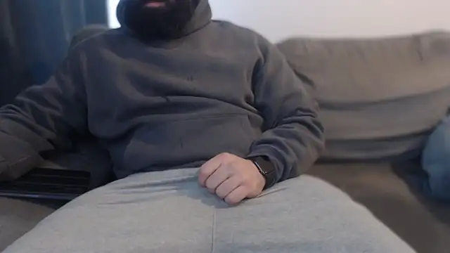 hugemachohandsome online show from January 6, 2026, 10:41 am