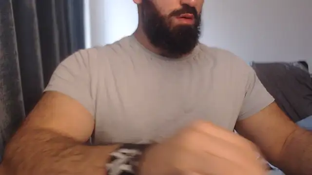 hugemachohandsome online show from October 6, 2025, 8:48 am