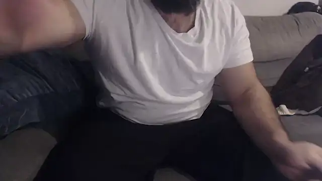 hugemachohandsome online show from February 6, 2026, 10:50 pm