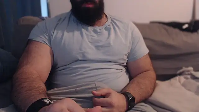 hugemachohandsome online show from December 20, 2025, 10:07 am