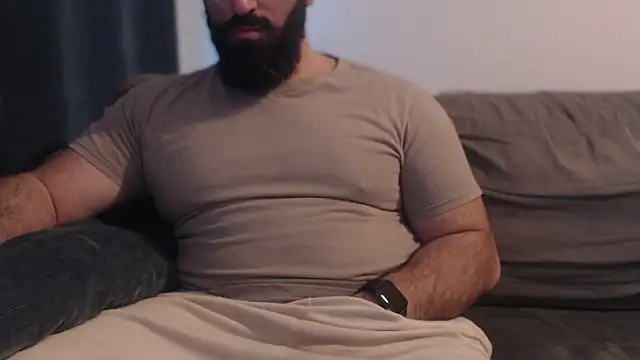 hugemachohandsome online show from February 13, 2026, 11:43 am