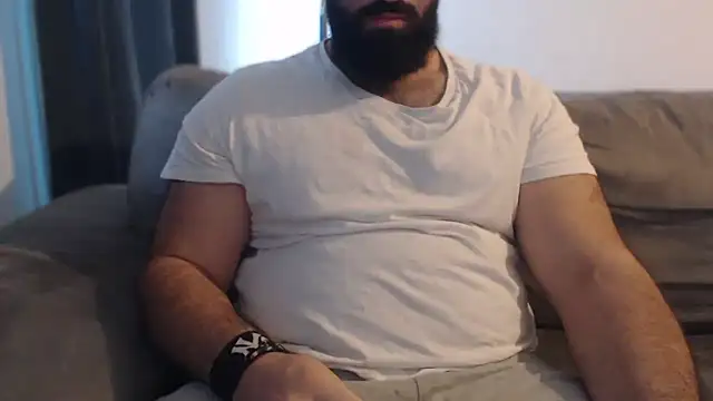 hugemachohandsome online show from December 4, 2025, 8:57 am