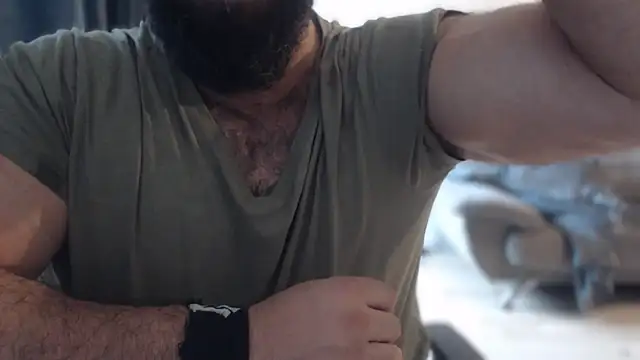 hugemachohandsome online show from October 11, 2025, 10:16 am