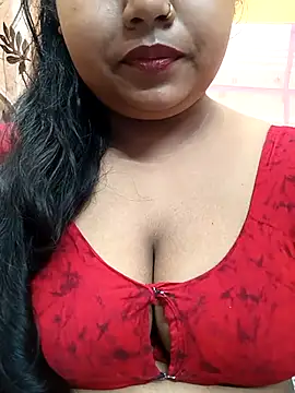 Snapshot of Sophiaboudi chatting on February 17, 2025, 5:55 pm Sophiaboudi online show from February 17, 2025, 5:55 pm