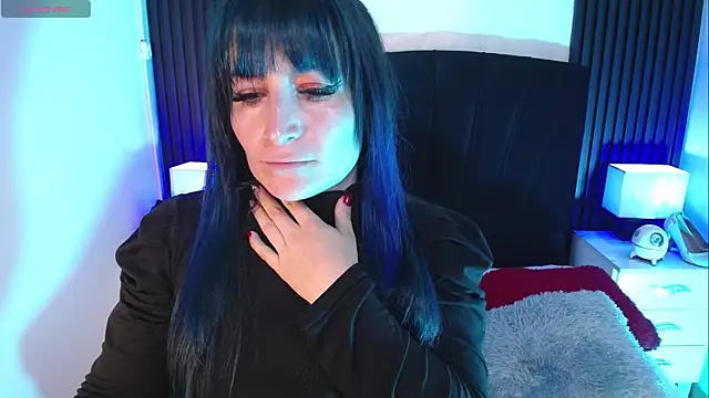 alicia moom online show from November 4, 2025, 6:55 pm