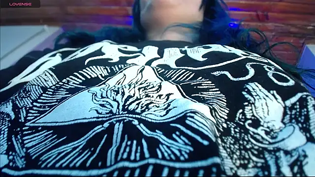 alicia moom online show from December 2, 2025, 7:10 am