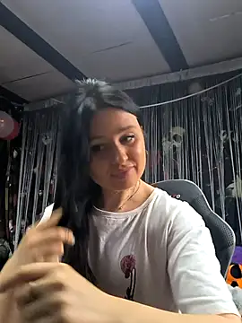 KikiXRed online show from March 20, 2026, 10:27 am