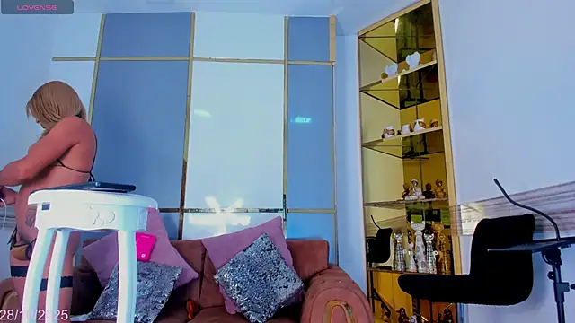 EmmaHills Sex online show from October 28, 2025, 12:48 pm