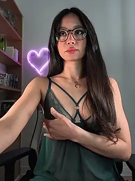 Naughty-Jessie online show from March 4, 2026, 9:22 pm