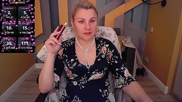 Candy Long online show from May 30, 2026, 5:36 am