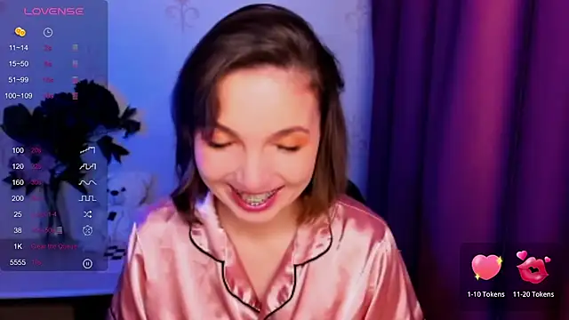 KindHazelHere  online show from January 6, 2026, 10:25 pm