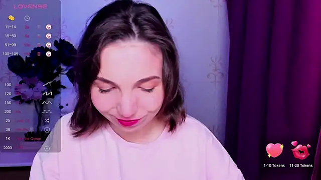 Snapshot of KindHazelHere_ chatting on February 21, 2026, 10:34 pm KindHazelHere online show from February 21, 2026, 10:34 pm