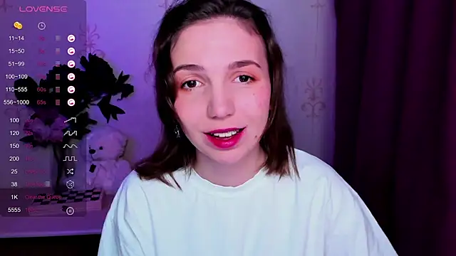 KindHazelHere  online show from April 7, 2026, 12:12 am