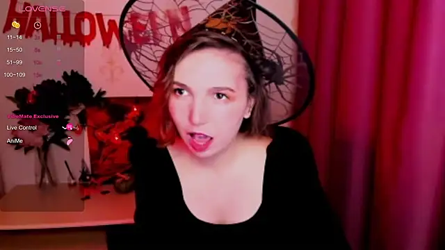 KindHazelHere  online show from October 30, 2025, 8:34 am