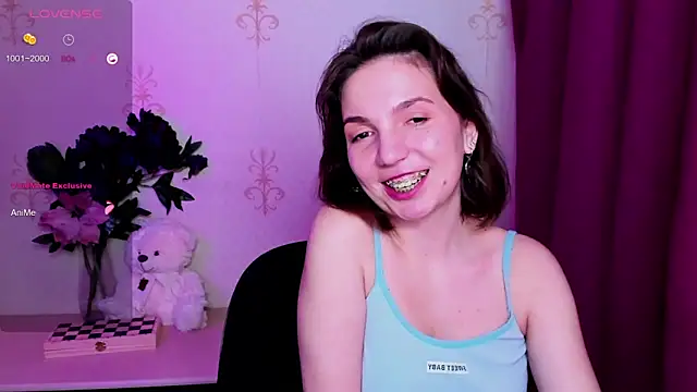 KindHazelHere  online show from April 5, 2026, 11:17 am