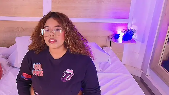  nickypurple  online show from February 25, 2026, 7:14 pm