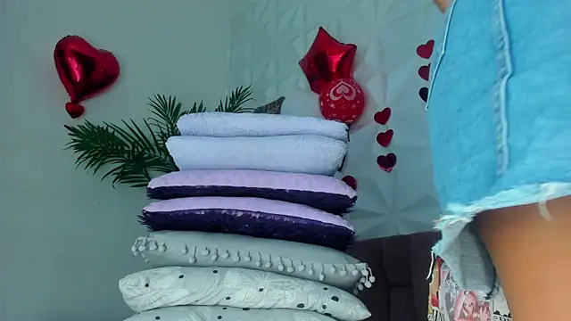 Hellen Sky online show from February 19, 2026, 7:11 pm