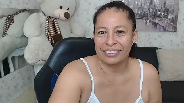 mature martina online show from May 8, 2026, 8:18 am