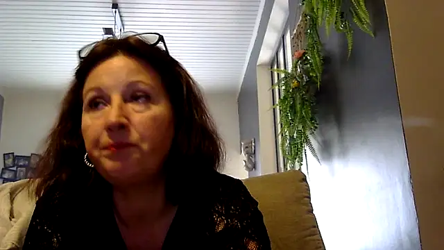 Snapshot of feline27 chatting on November 14, 2025, 11:25 am feline27 online show from November 14, 2025, 11:25 am