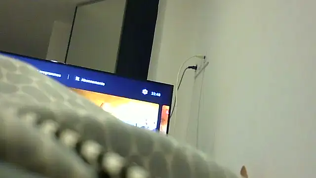 Snapshot of feline27 chatting on September 28, 2025, 8:49 pm feline27 online show from September 28, 2025, 8:49 pm