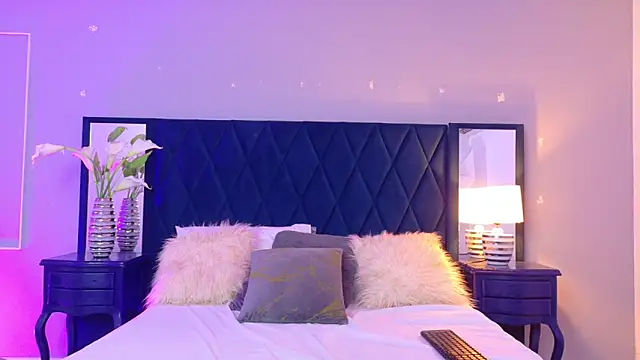 Snapshot of Margaret_Saunders chatting on December 18, 2025, 7:40 pm Margaret Saunders online show from December 18, 2025, 7:40 pm