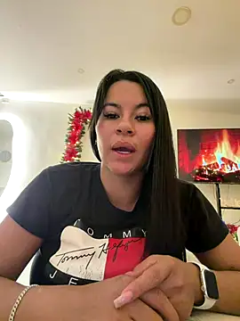 Snapshot of Margaret_Saunders chatting on December 16, 2025, 5:22 am Margaret Saunders online show from December 16, 2025, 5:22 am