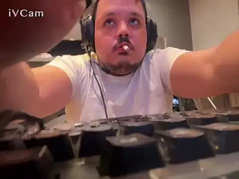 Snapshot of Bebemickey75 chatting on September 20, 2025, 8:14 pm Bebemickey75 online show from September 20, 2025, 8:14 pm